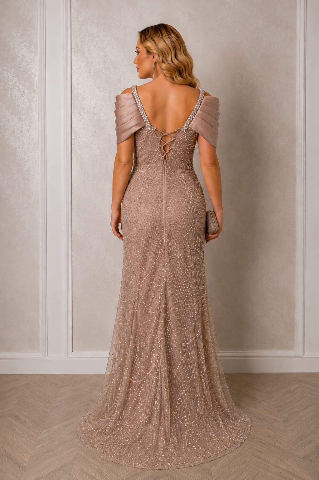 Rochia Aiana – rochie lunga eleganta cu corset reglabil si maneci off shoulder. Ideala pentru nunti , gale si evenimente premium.