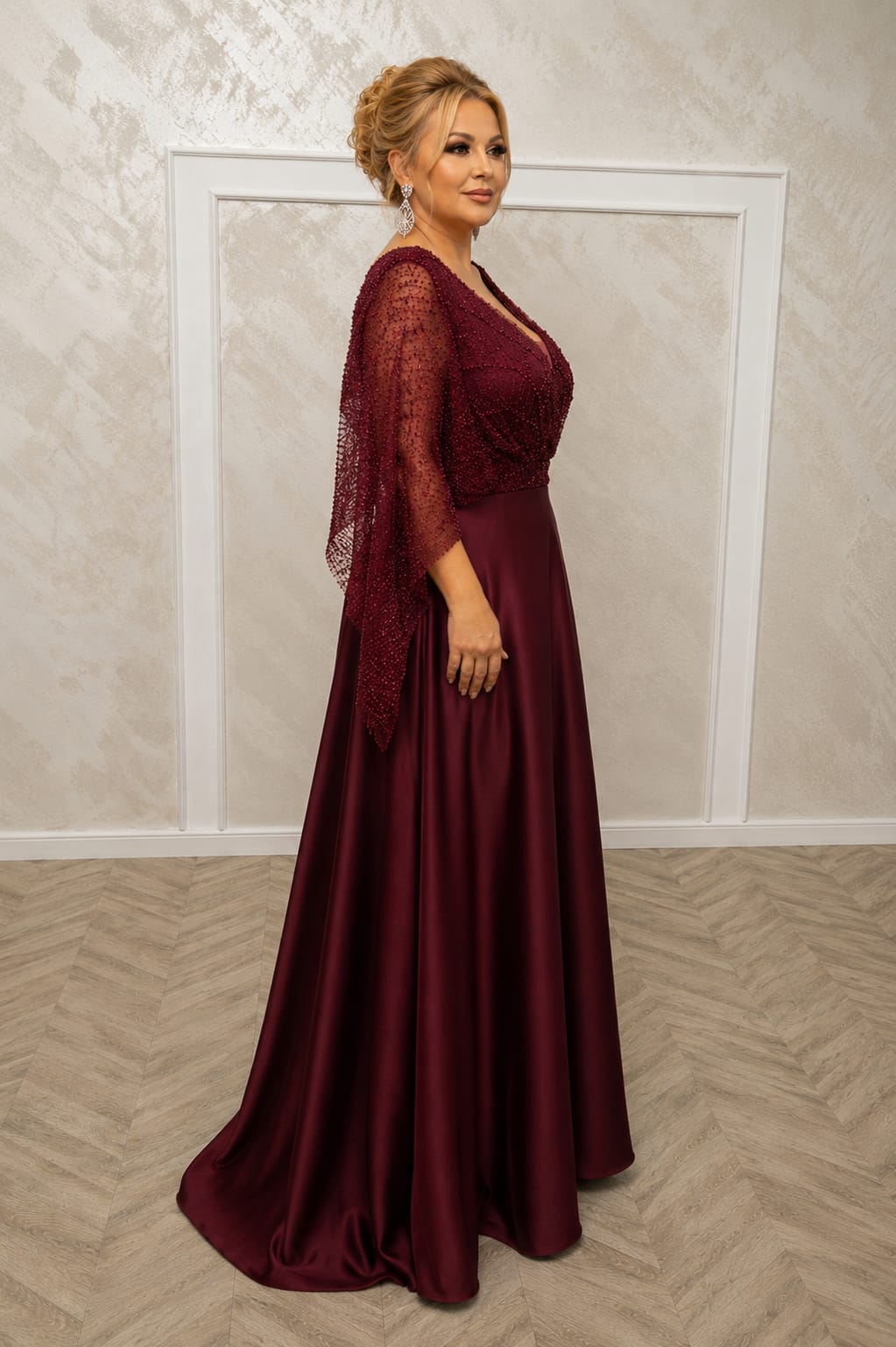 Rochia Luxo - Rochie lunga din satin si maneci fluide din dantela disponibile in mai multe nuante