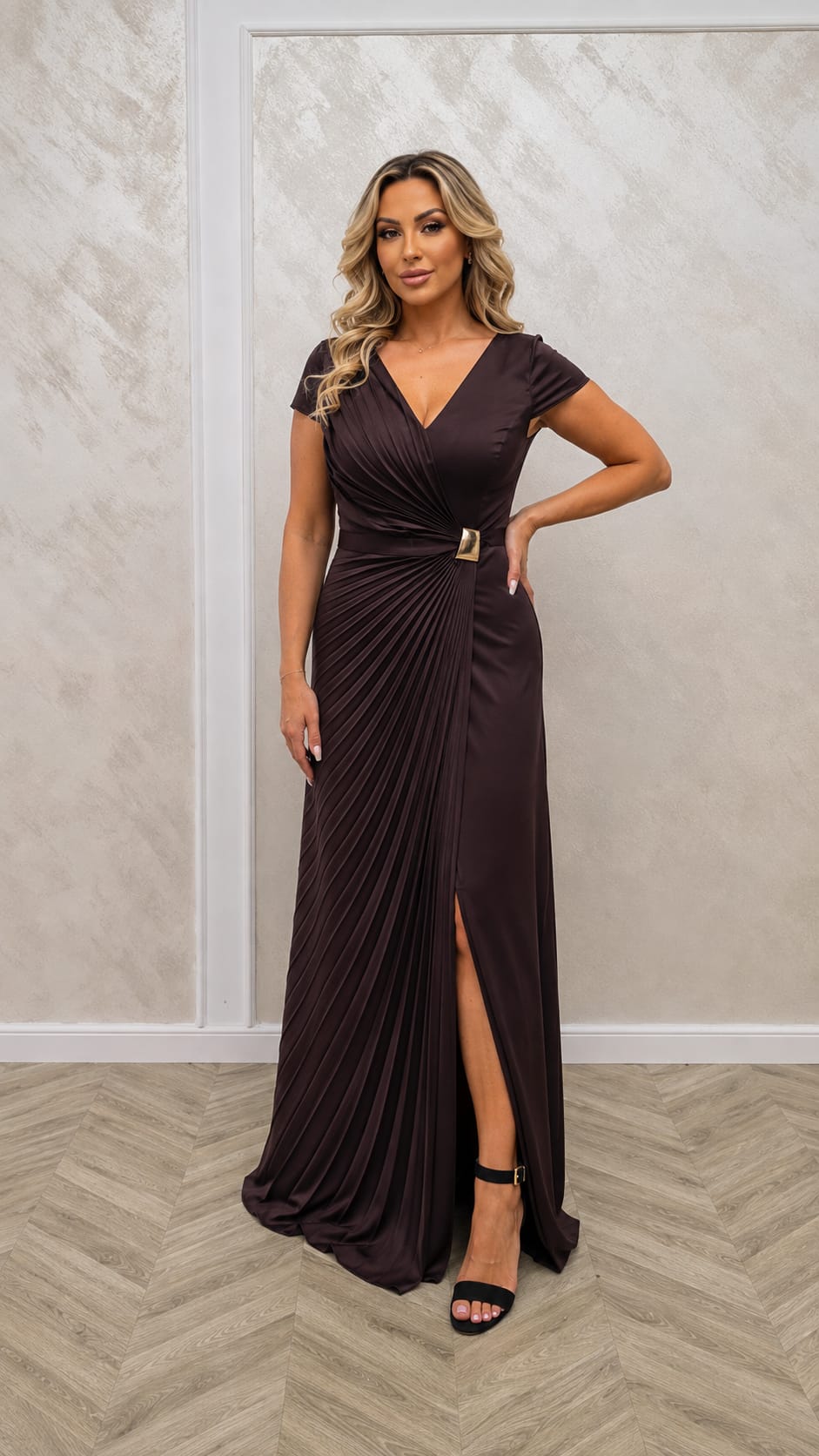 Rochia Danca – Rochie lunga minimalista cu drapaje elegante si pliuri care avantajeaza silueta