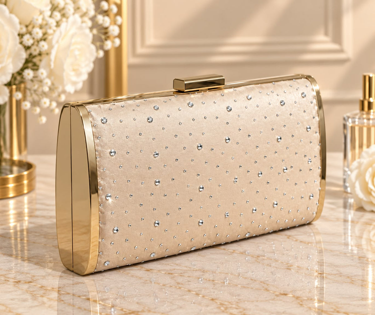Clutch elegant bej auriu cu strass-uri pentru ocazii speciale