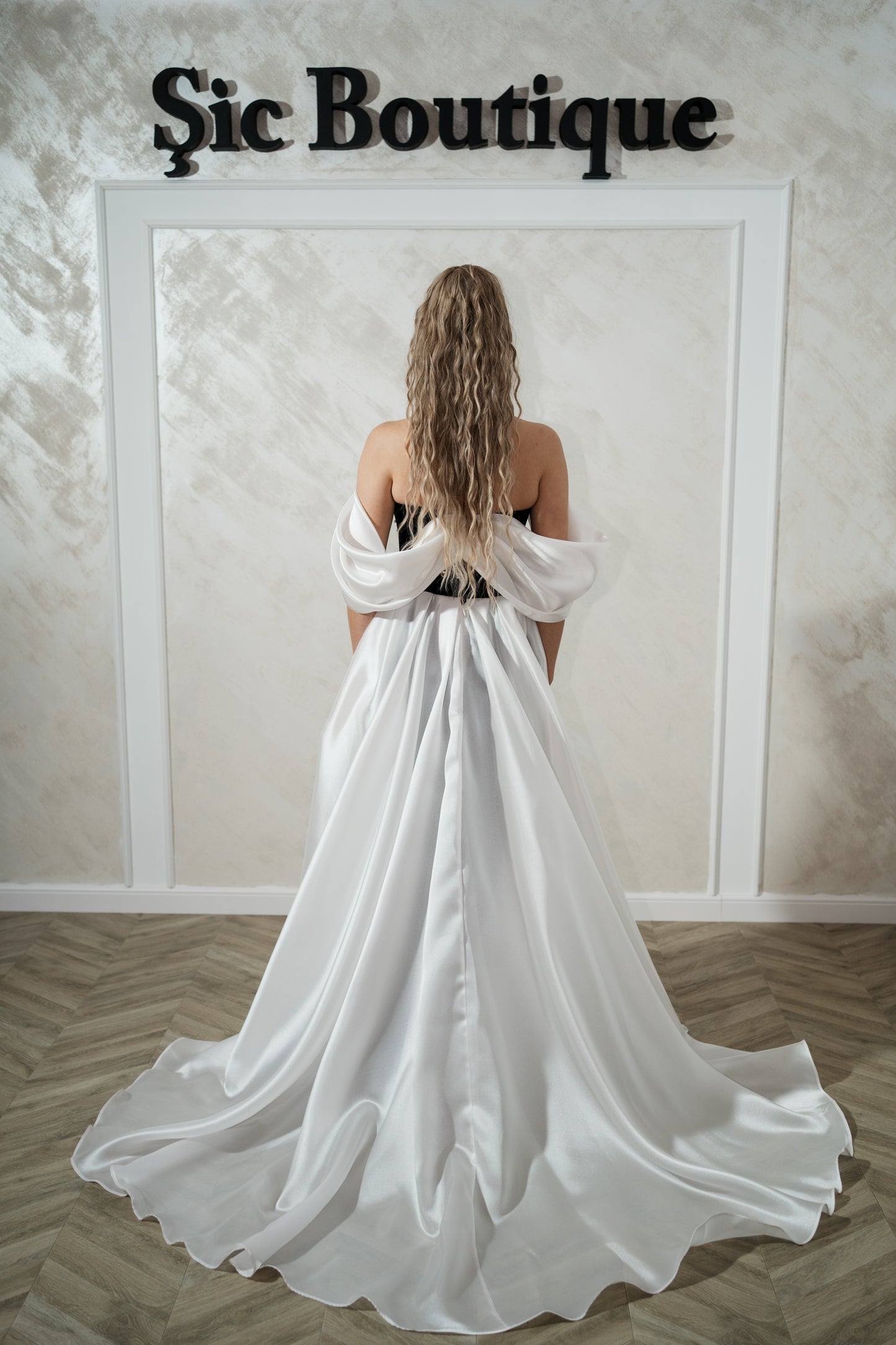 Rochia Rebeca White