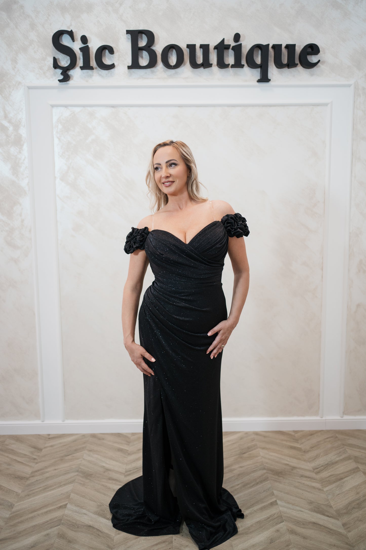 Rochia Black- Rochie lunga neagra sclpitoare