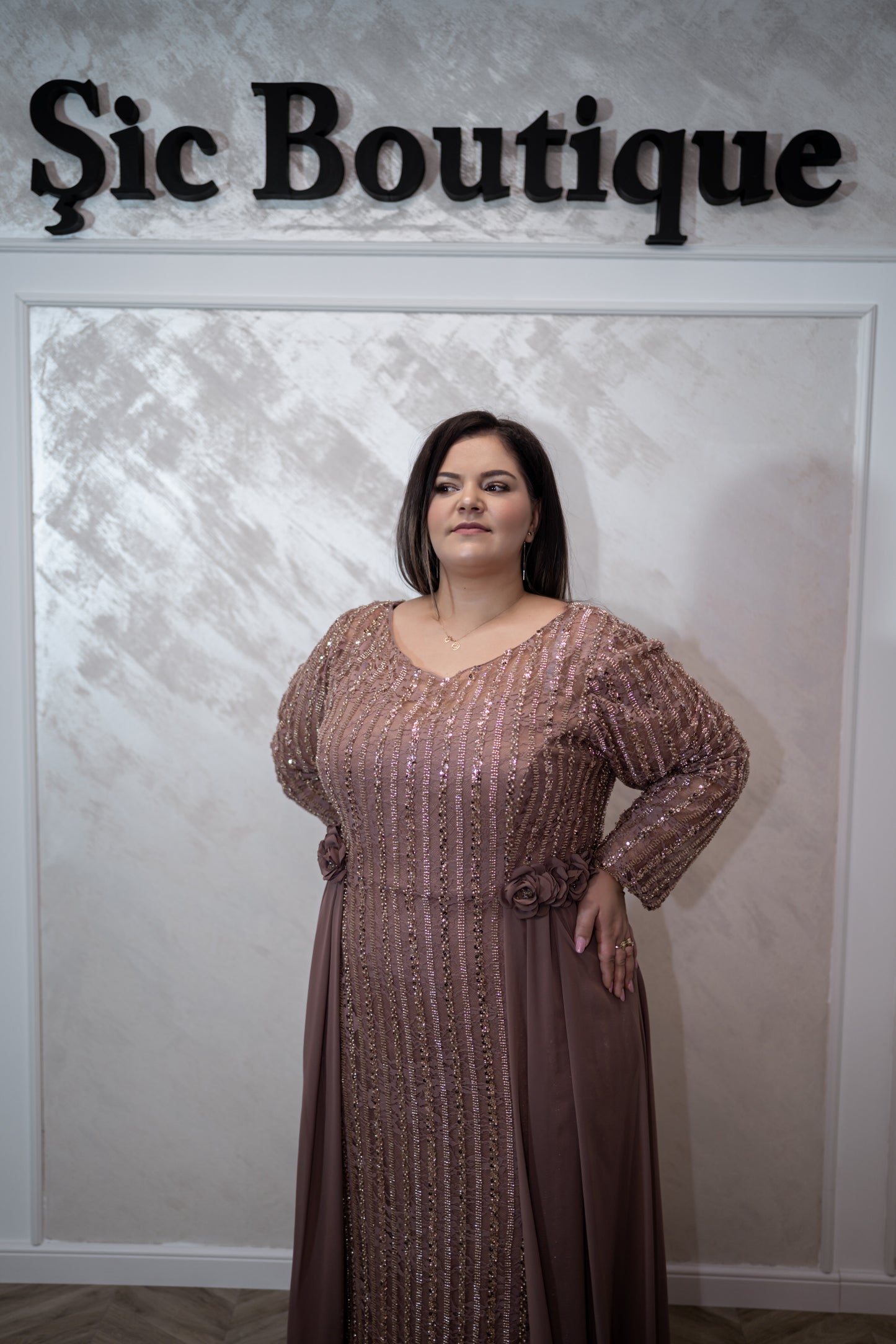 Rochia Alexis – Rochie eleganta pentru marimi foarte mari din voal și dantela