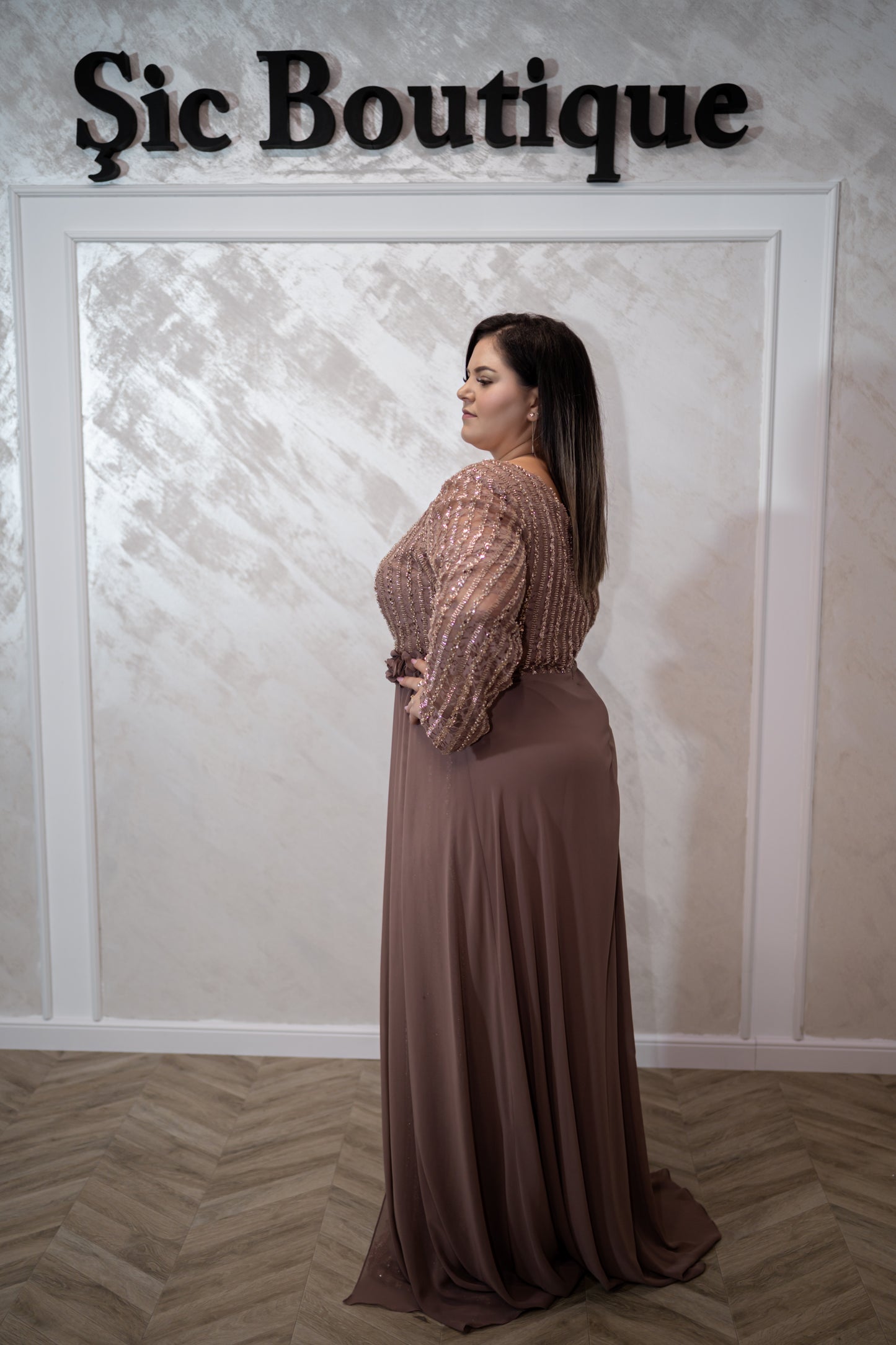 Rochia Alexis – Rochie eleganta pentru marimi foarte mari din voal și dantela