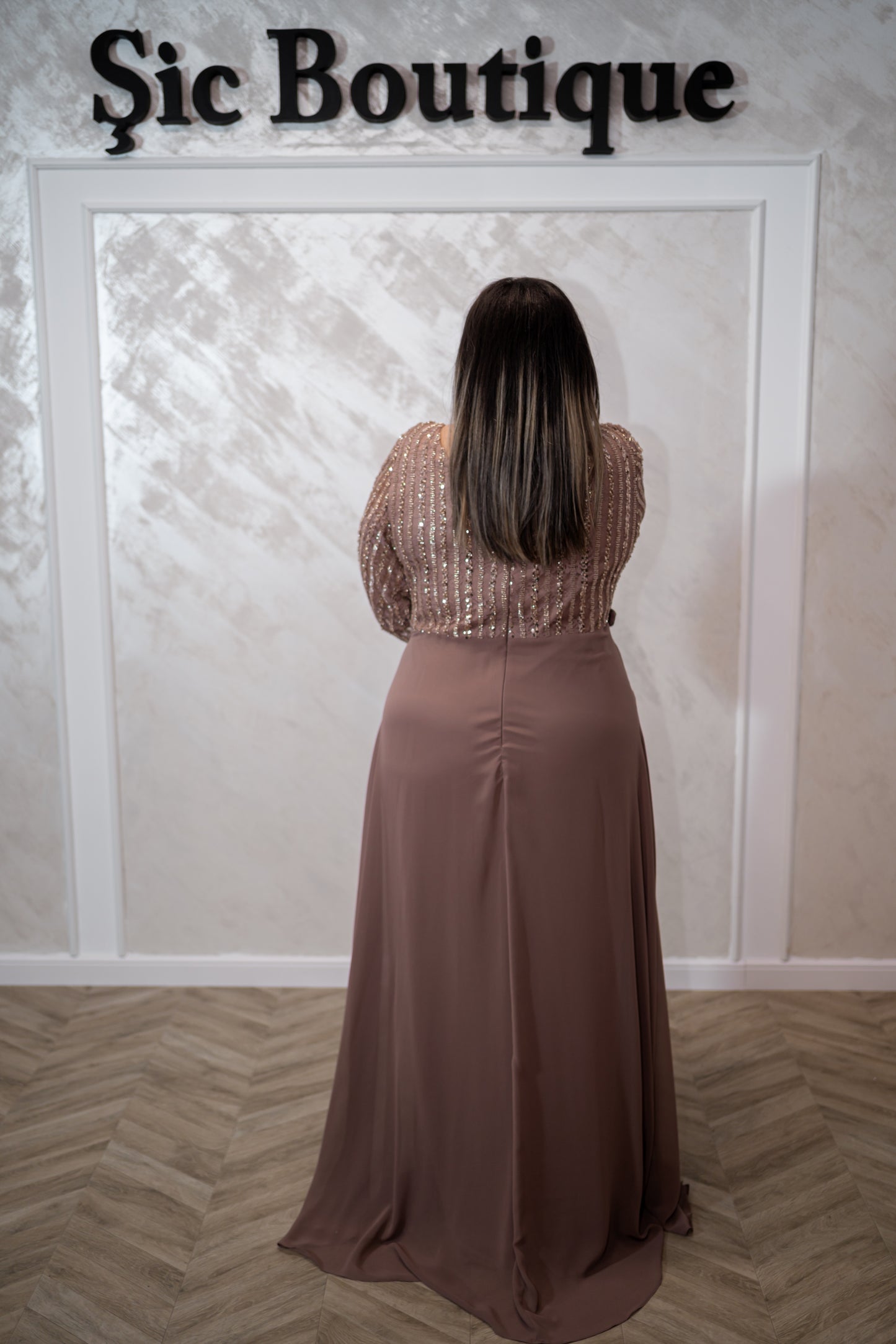 Rochia Alexis – Rochie eleganta pentru marimi foarte mari din voal și dantela