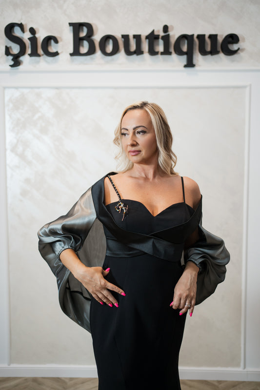Rochia Desire-Rochie de seară neagră cu șal satinat – Eleganță clasică și rafinament modern