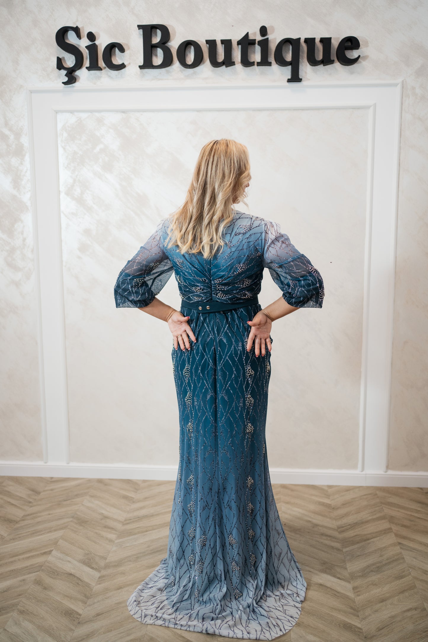 Rochia Medina- Rochie elegantă din tiul italian cu perle – rafinament pentru ocazii speciale