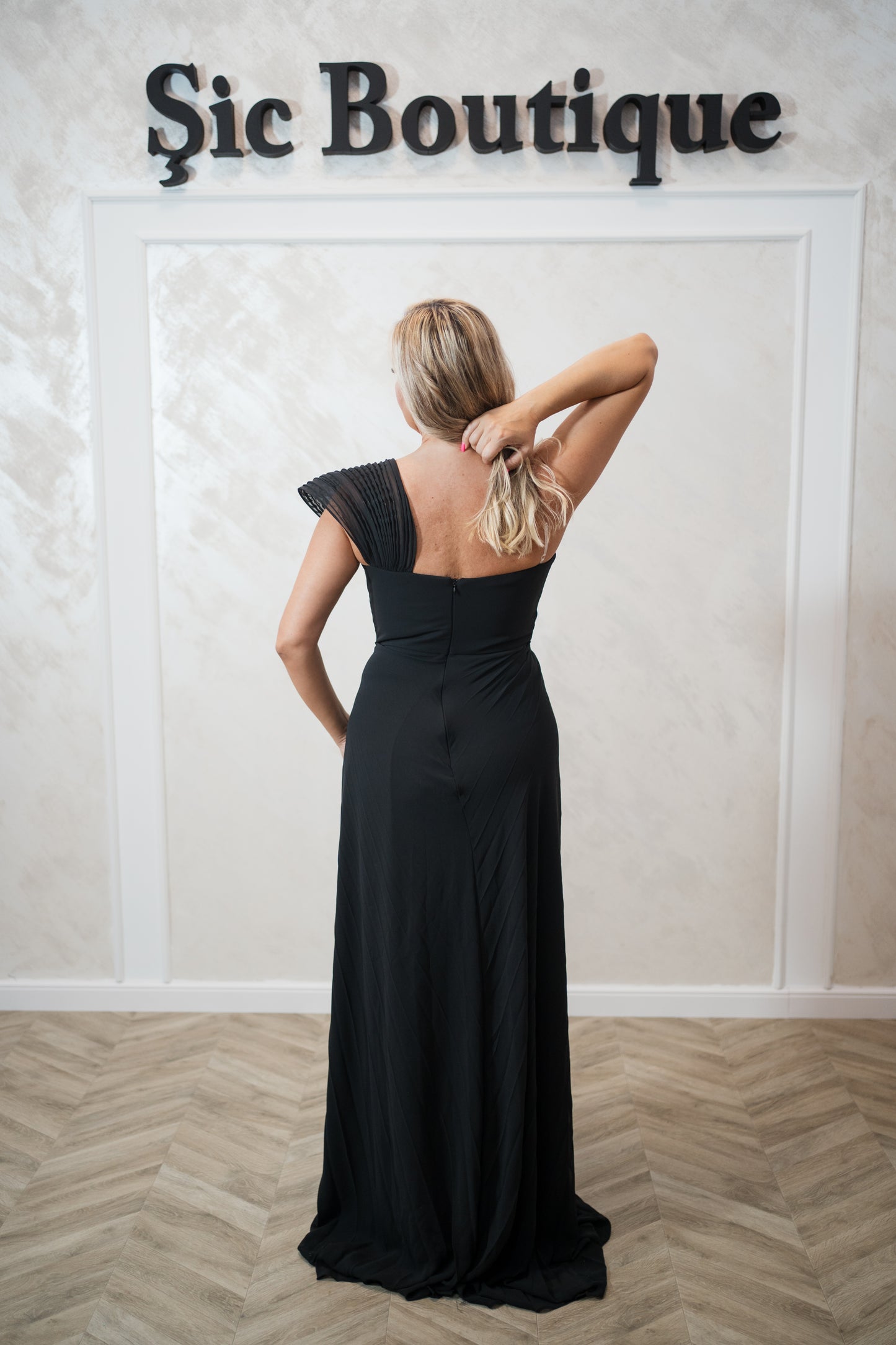 Rochia Karallia-Rochie de seară neagră creponată din voal – elegantă