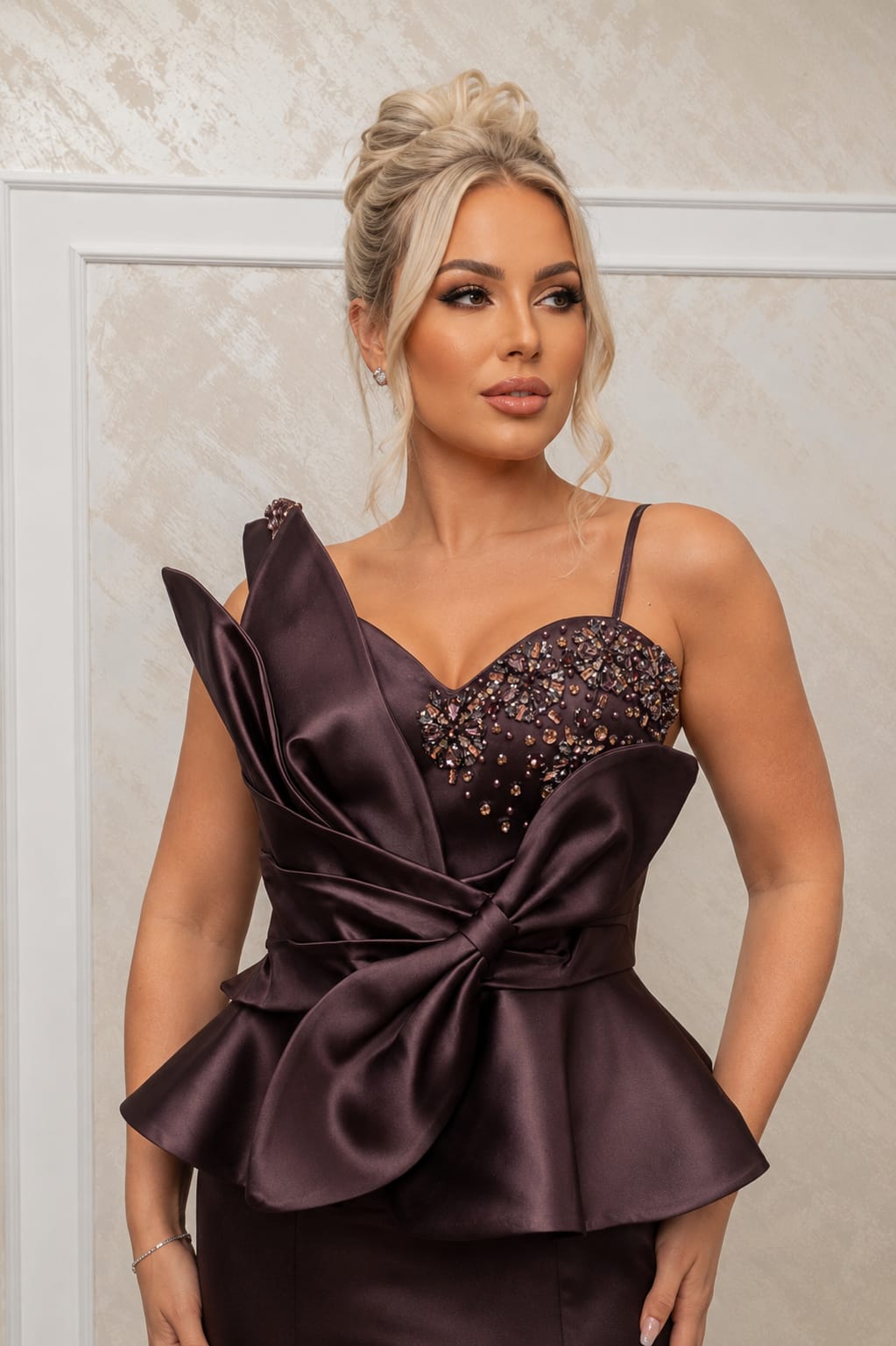 Rochia Riane – rochie deosebita tip sirena cu corset asimetric din tafta premium