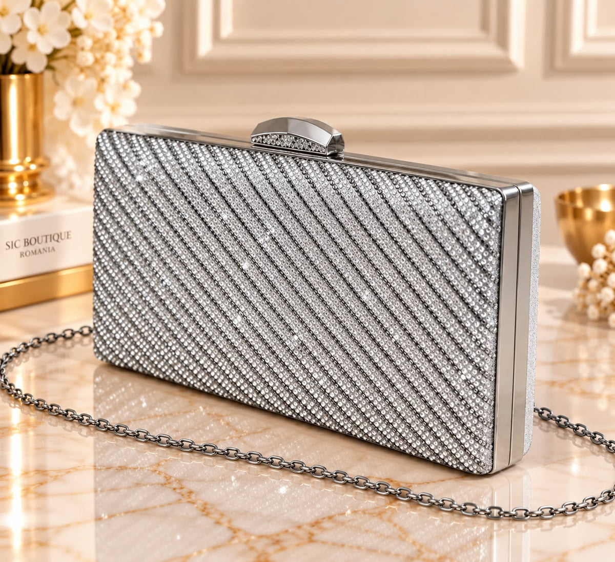 Geanta Clutch argintie cu strasuri