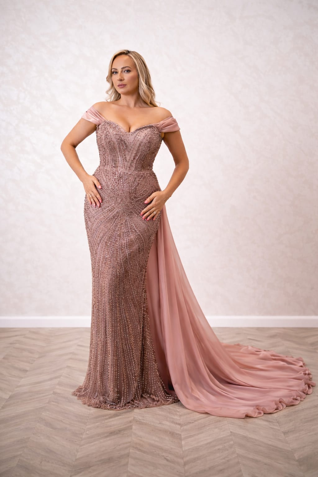 Rochia Cleo - Rochie eleganta roz pudra cu trena detasabila