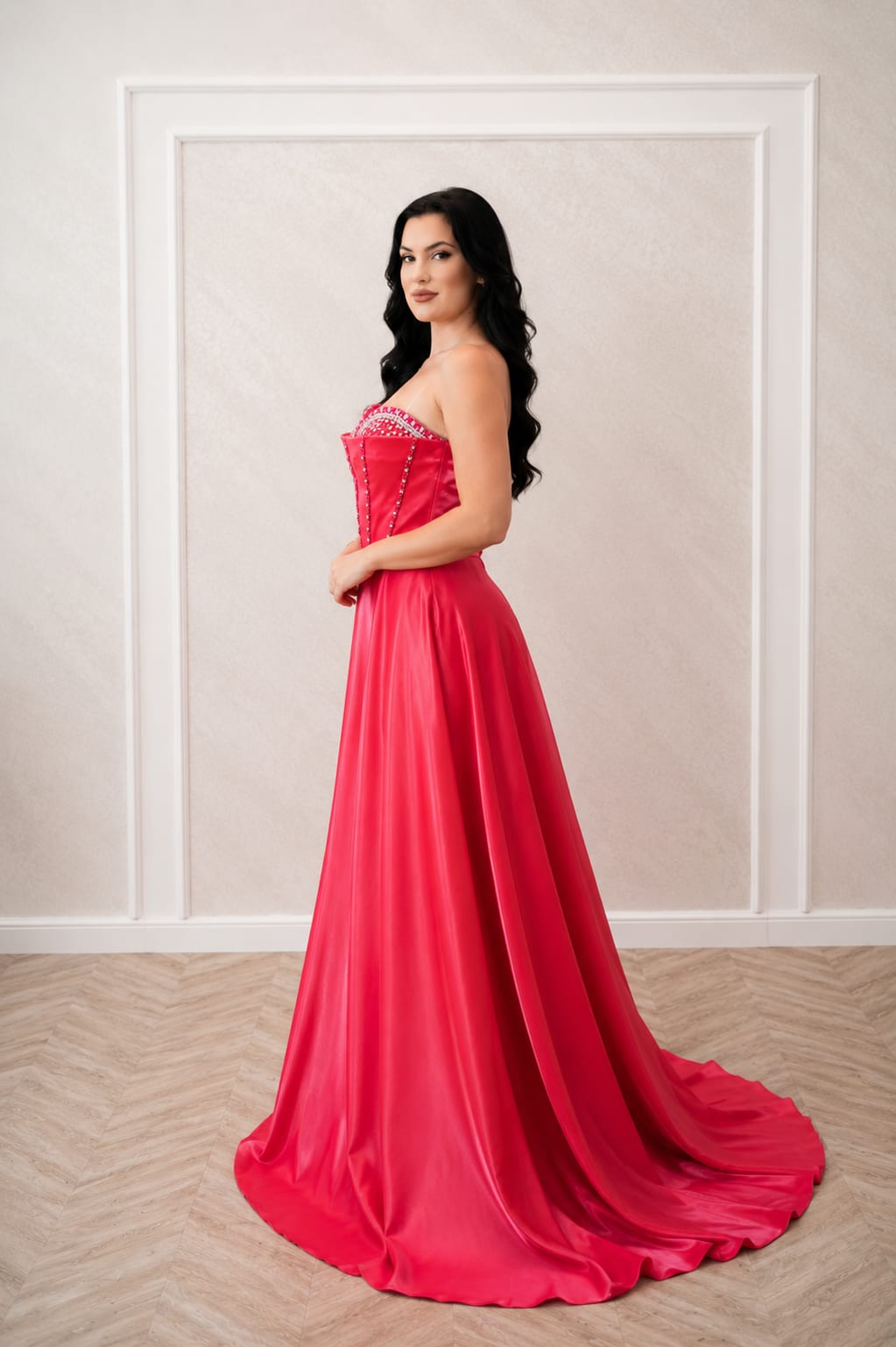 Rochia Barbie – Rochie  eleganta din satin lichid cu corset si pietre sclipitoare