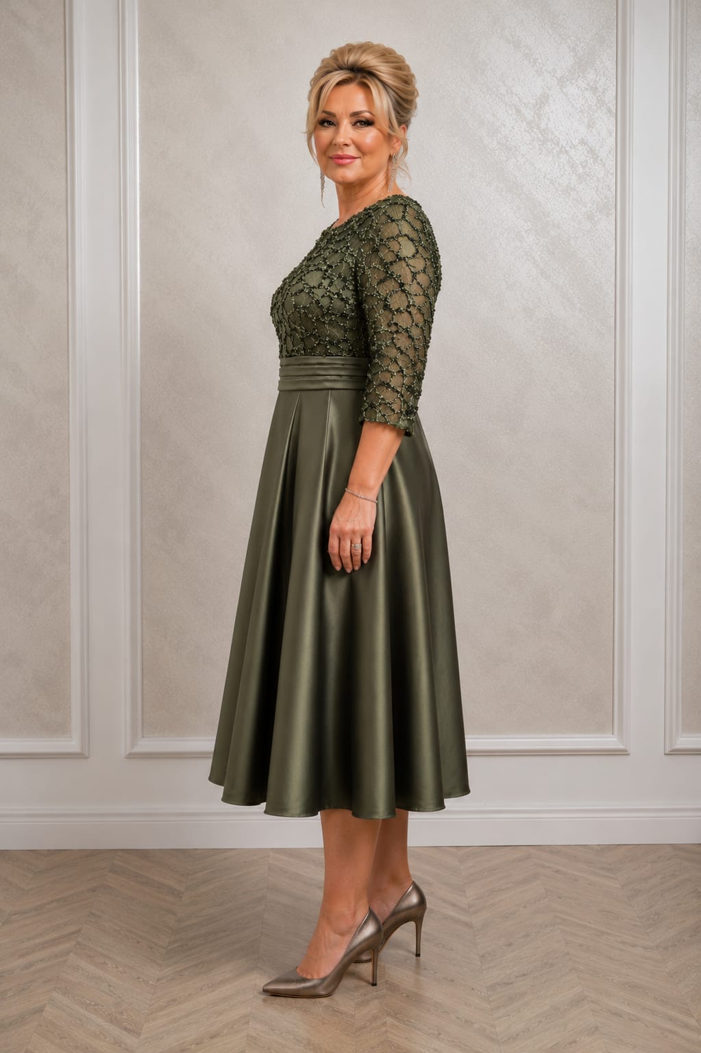 Rochie Dixi – Rochie eleganta din satin pentru doamne Plus Size, cu bust din dantela si maneca scurta