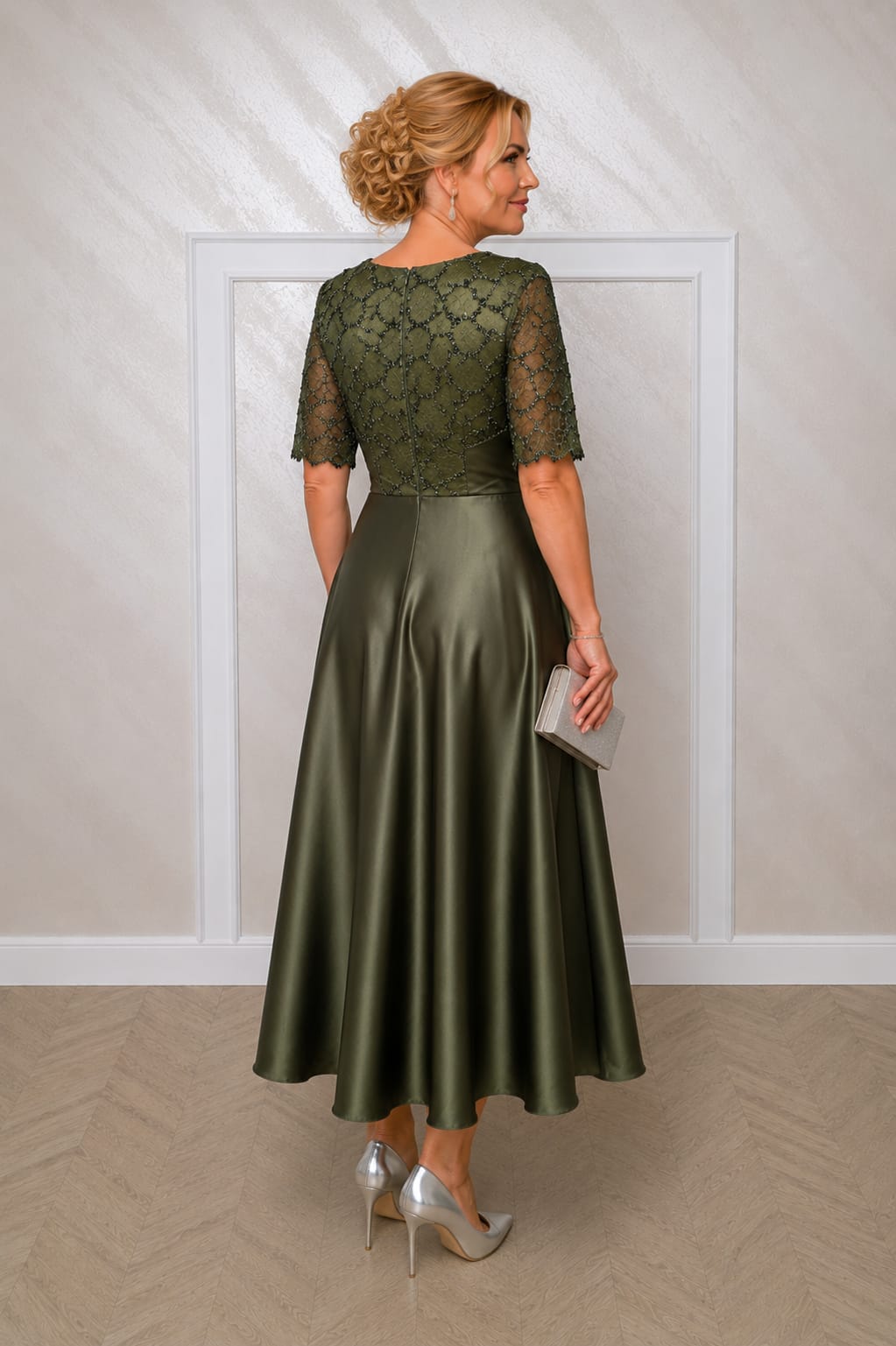 Rochia Luana Midi - Rochie din satin si dantela lungime midi pentru asuri medii si plus size