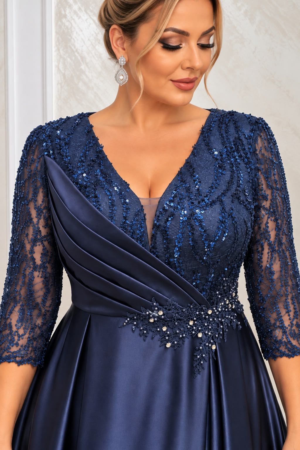Rochia Lucia – Rochie lunga din satin cu dantela paietata si slit elegant pe picior