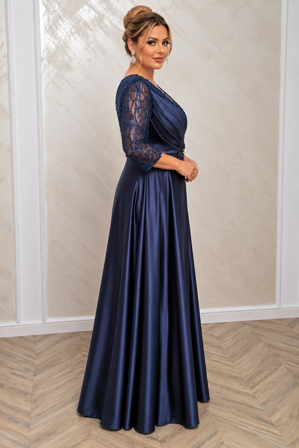 Rochia Lucia – Rochie lunga din satin cu dantela paietata si slit elegant pe picior
