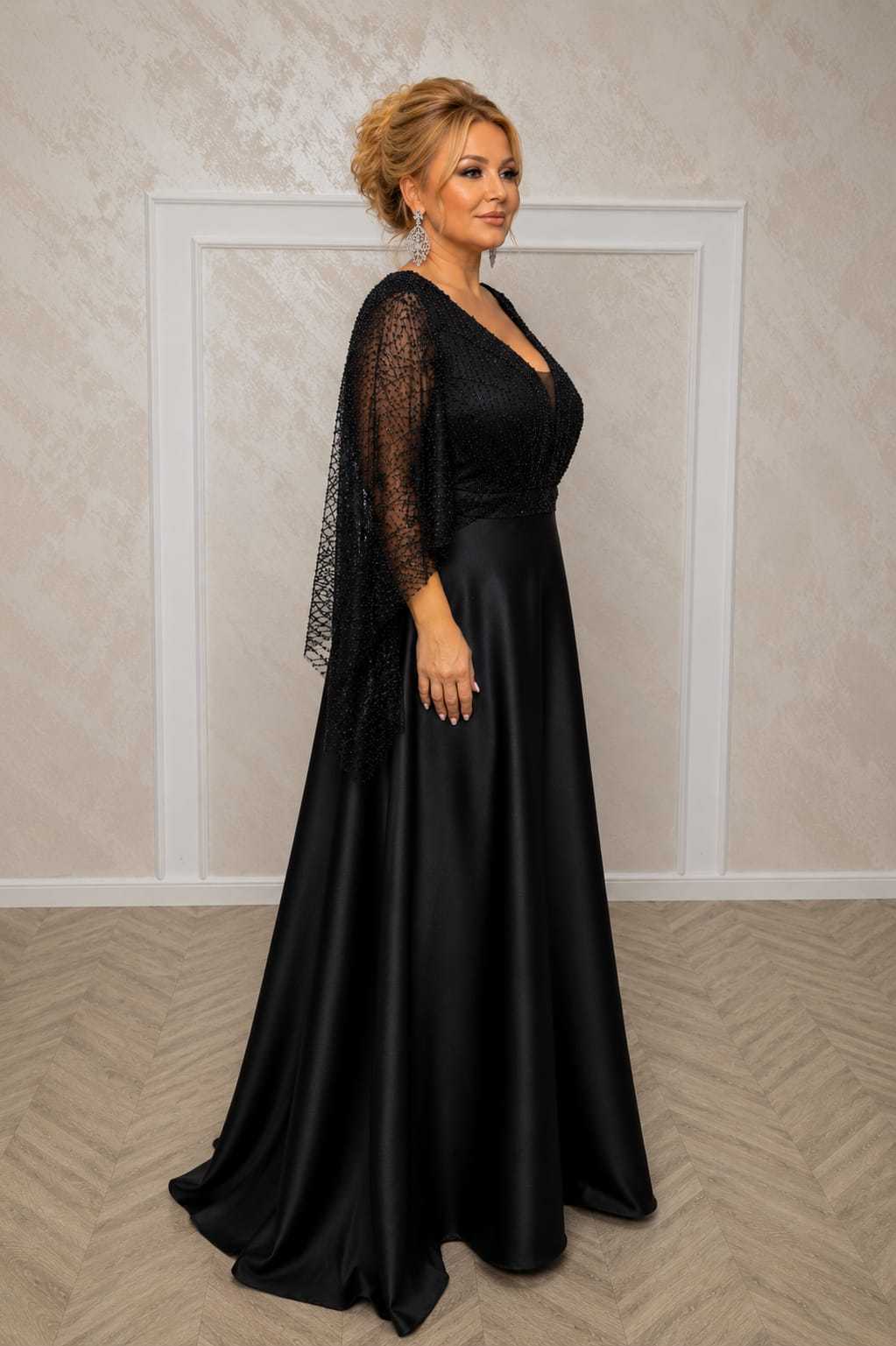 Rochia Luxo - Rochie lunga din satin si maneci fluide din dantela disponibile in mai multe nuante