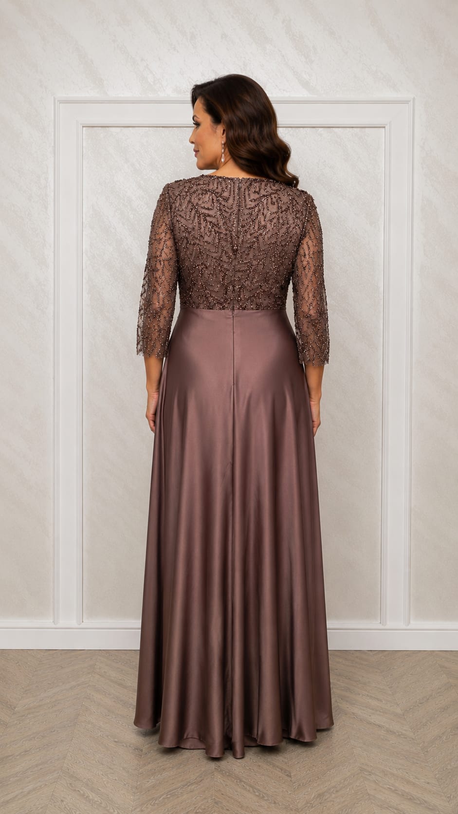 Rochia Lucia – Rochie lunga din satin cu dantela paietata si slit elegant pe picior