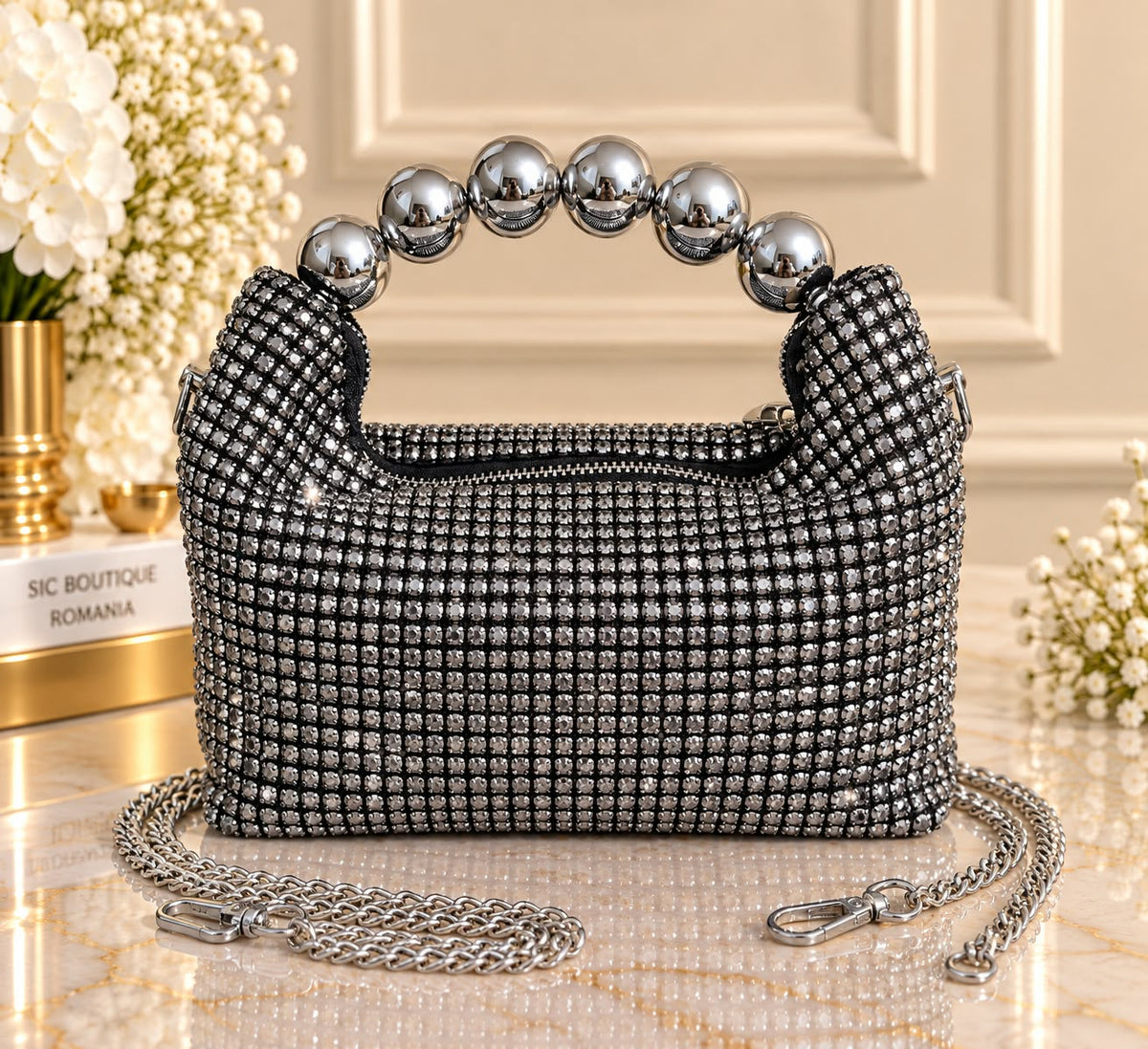 Geanta Clutch Neagra cu Strasuri Argintii si Maner Bijuterie