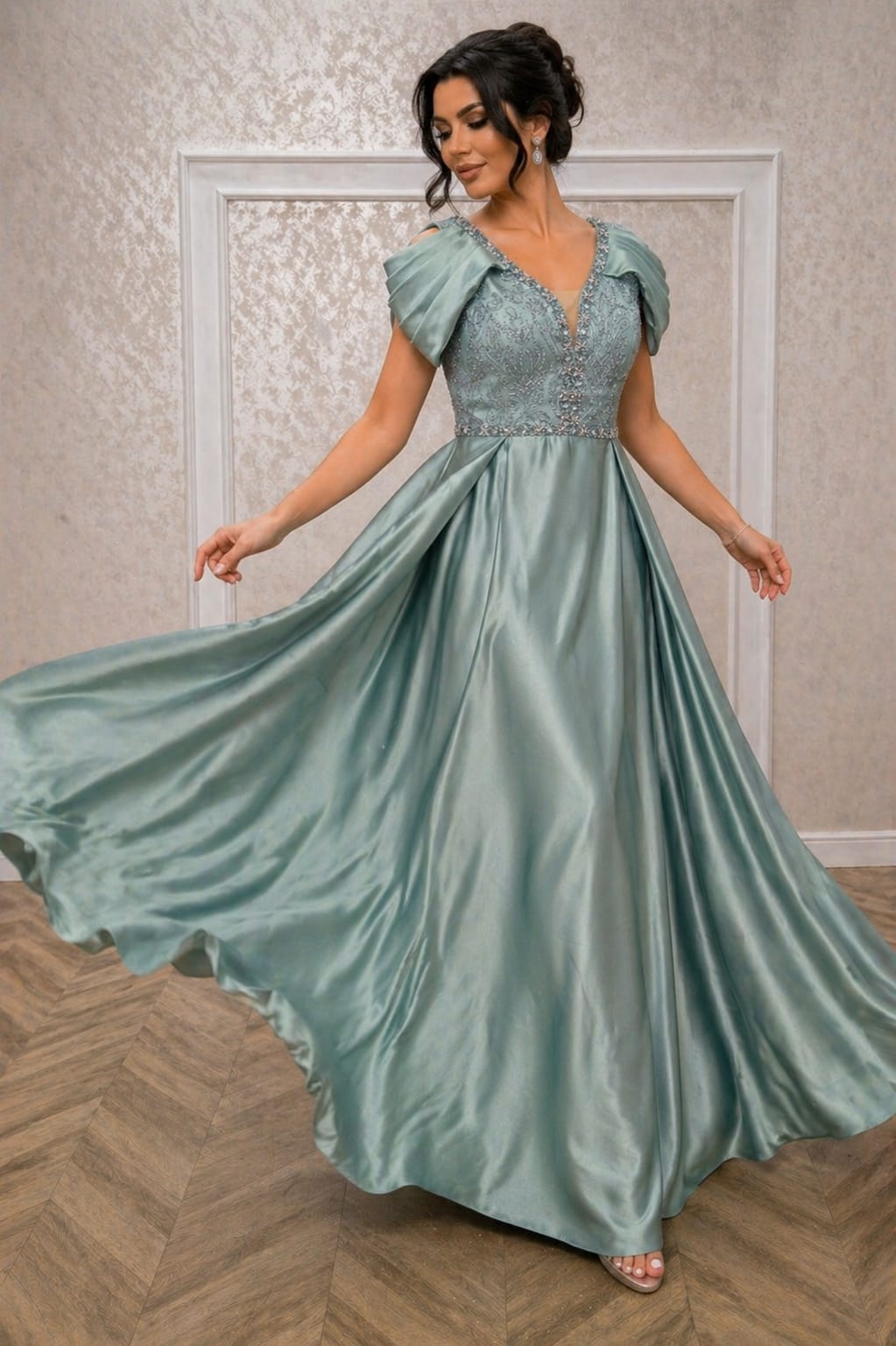 Rochie Diva - rochie verde menta eleganta din satin croiala lejera  efect de subtiere