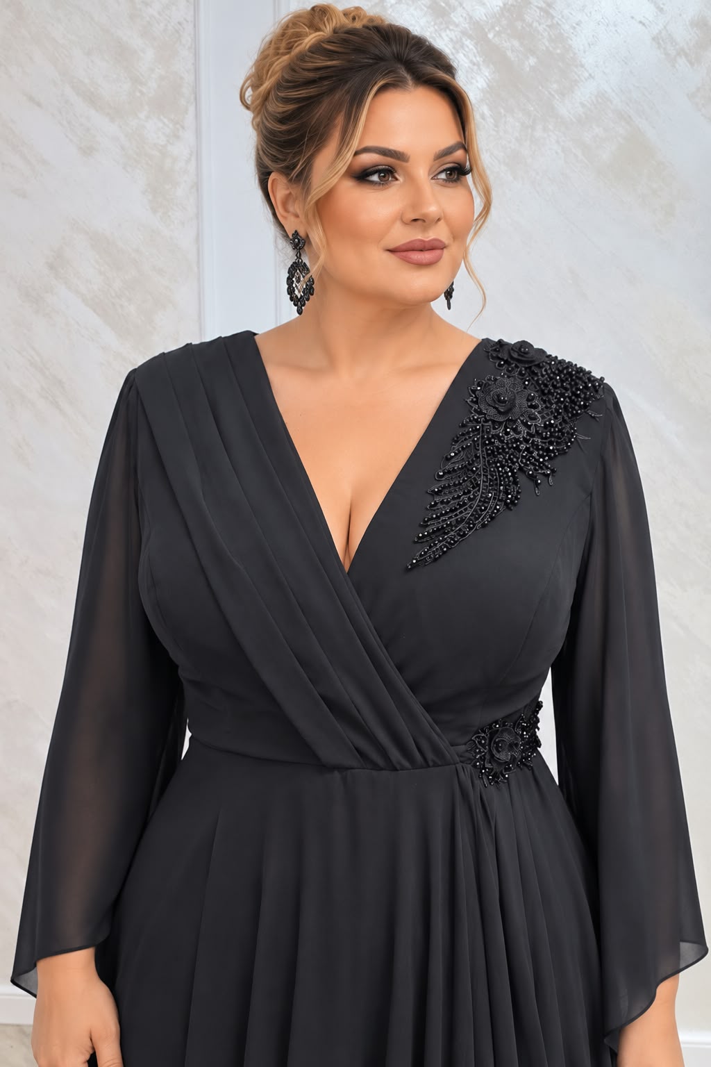 Rochia Livi neagra lunga din triplu voal – eleganta plus size