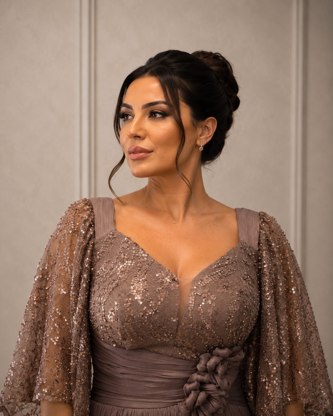 Rochie Elegantă Nuance – Rochie din matase arificiala si dantela cu maneci supradimensionate dar vaporoase. Ediție Limitata