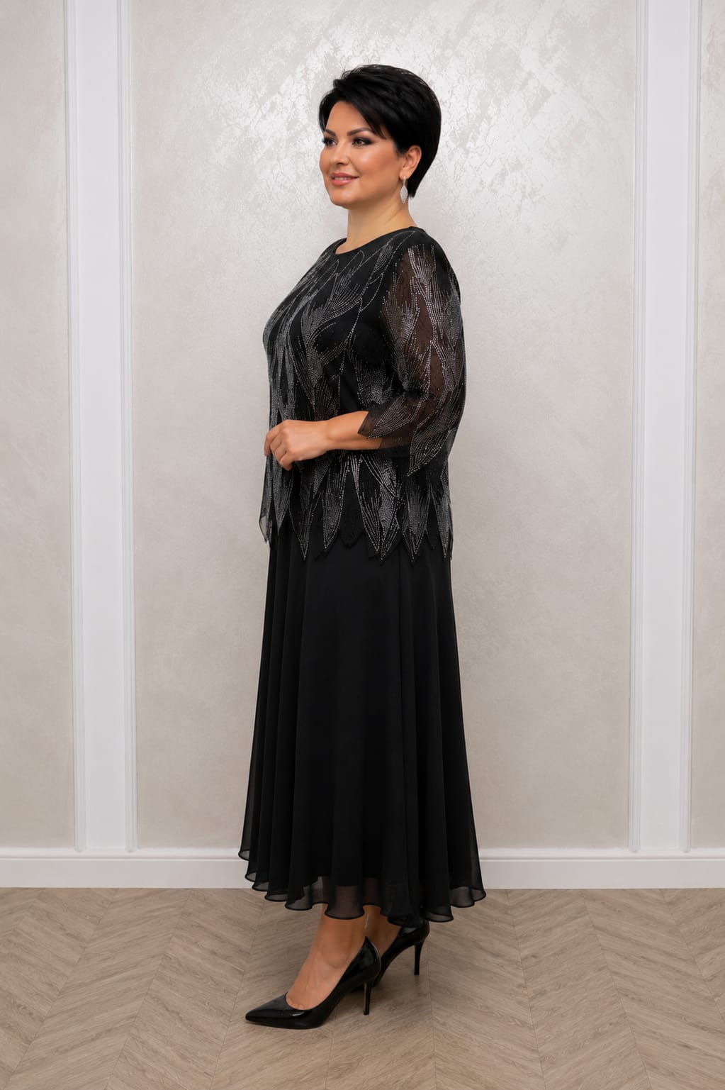 Rochia Teo Midi – Rochie midi eleganta pentru femei mature, cu cristale stralucitoare si croiala care avantajeaza silueta