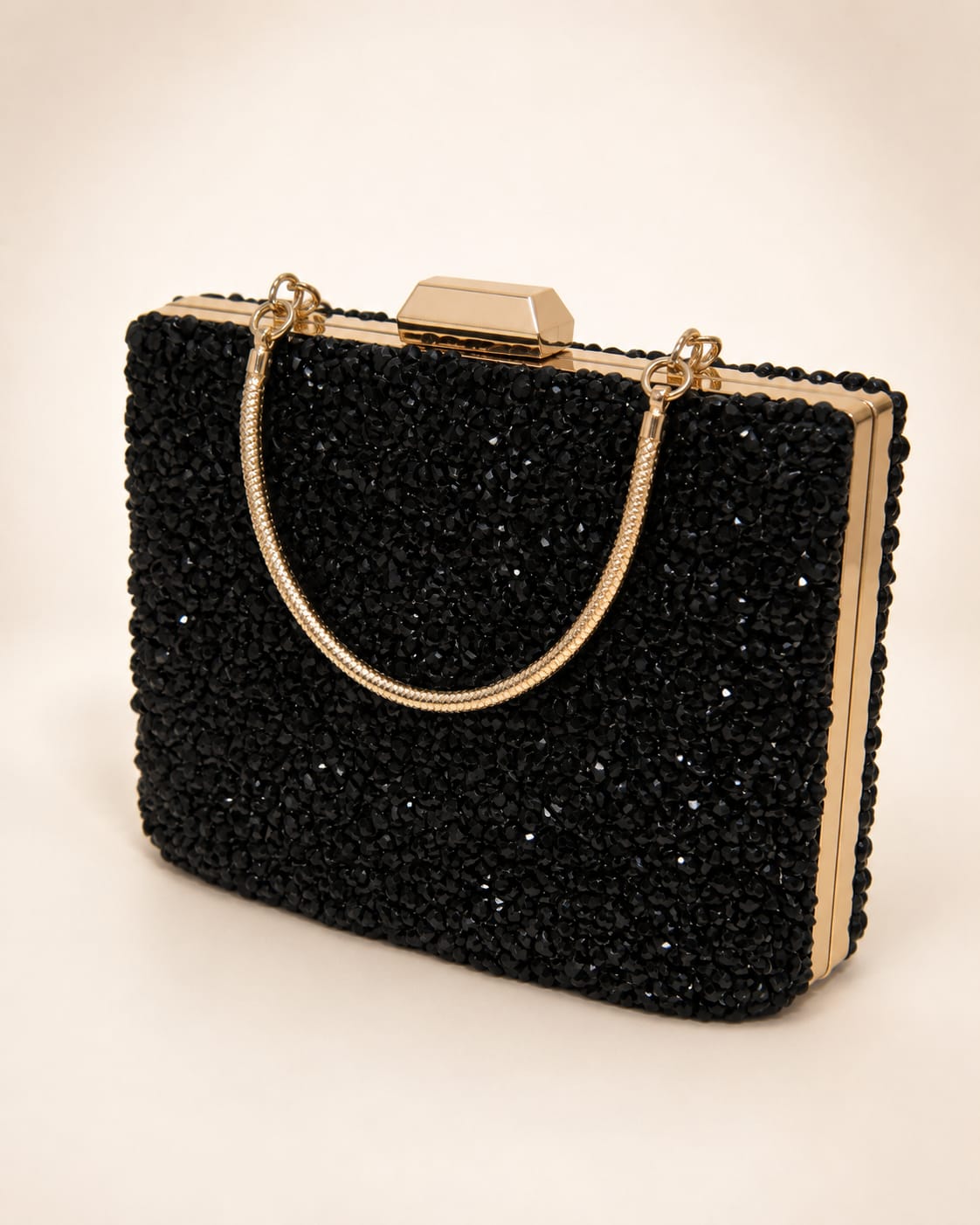 Clutch negru cu cristale si accesorii aurii – geanta eleganta de ocazie cu maner si lant