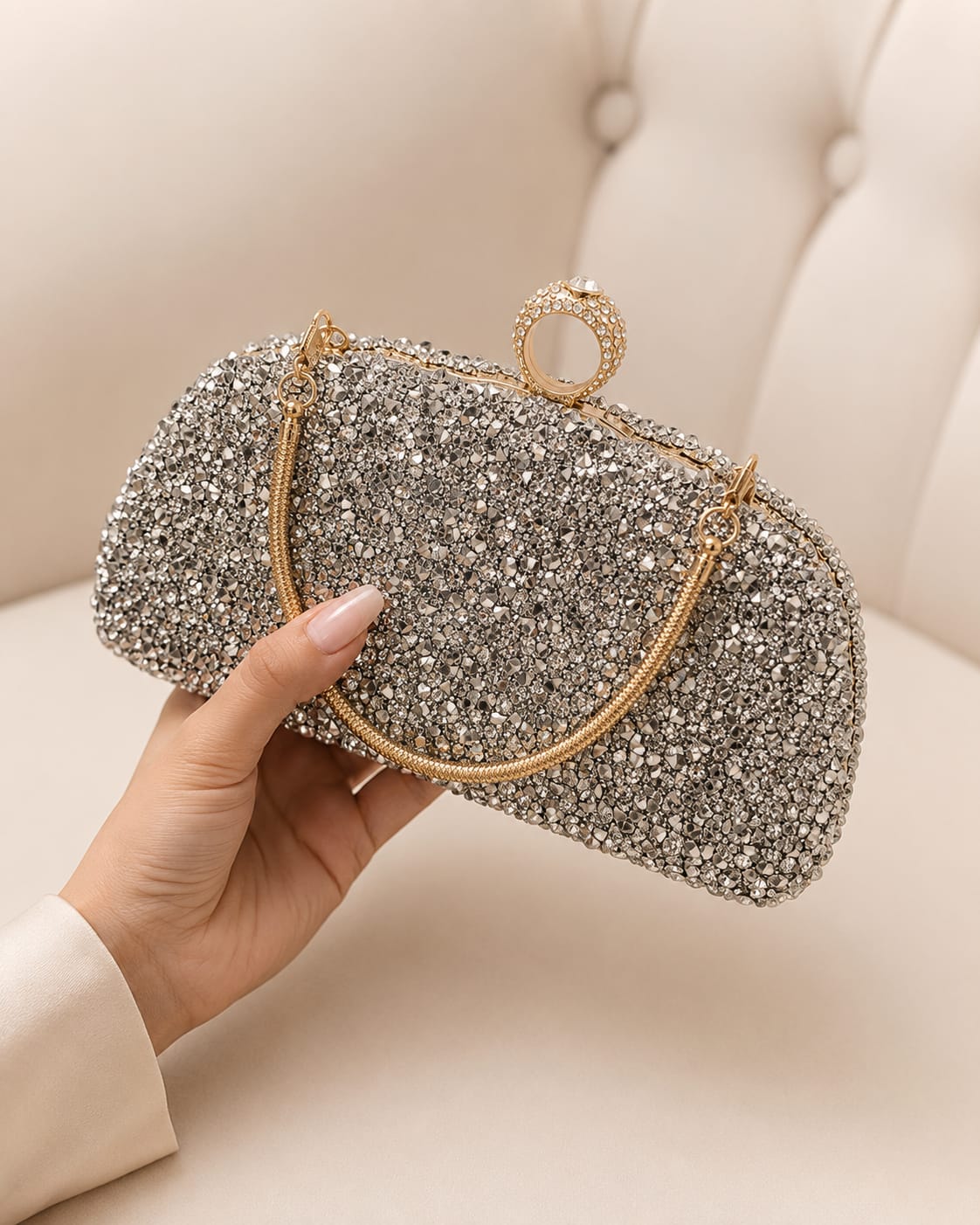 Clutch argintiu cu cristale si accesorii aurii – Poseta Eleganta de ocazie