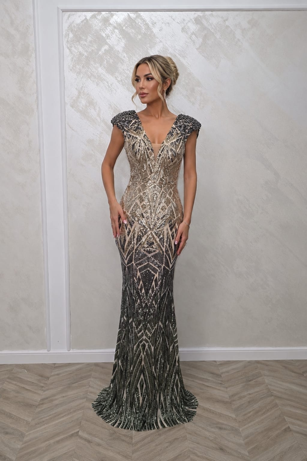 Rochia Madya - rochie lunga glamour pentru a sublinia silueta si pentru a atrage toate privirile